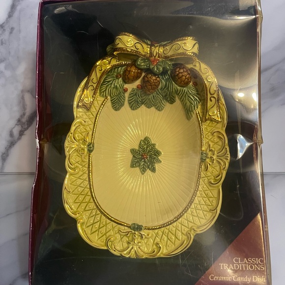 Vintage Classic Traditions Holiday Ceramic Candy Serving Dish 24K Gold Accents - Picture 2 of 13